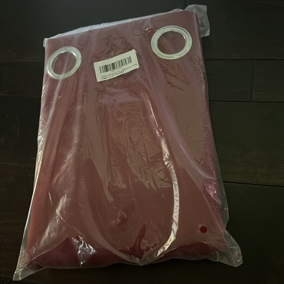 Blackout Cutains Burgundy 2 panels - Picture 6 of 7